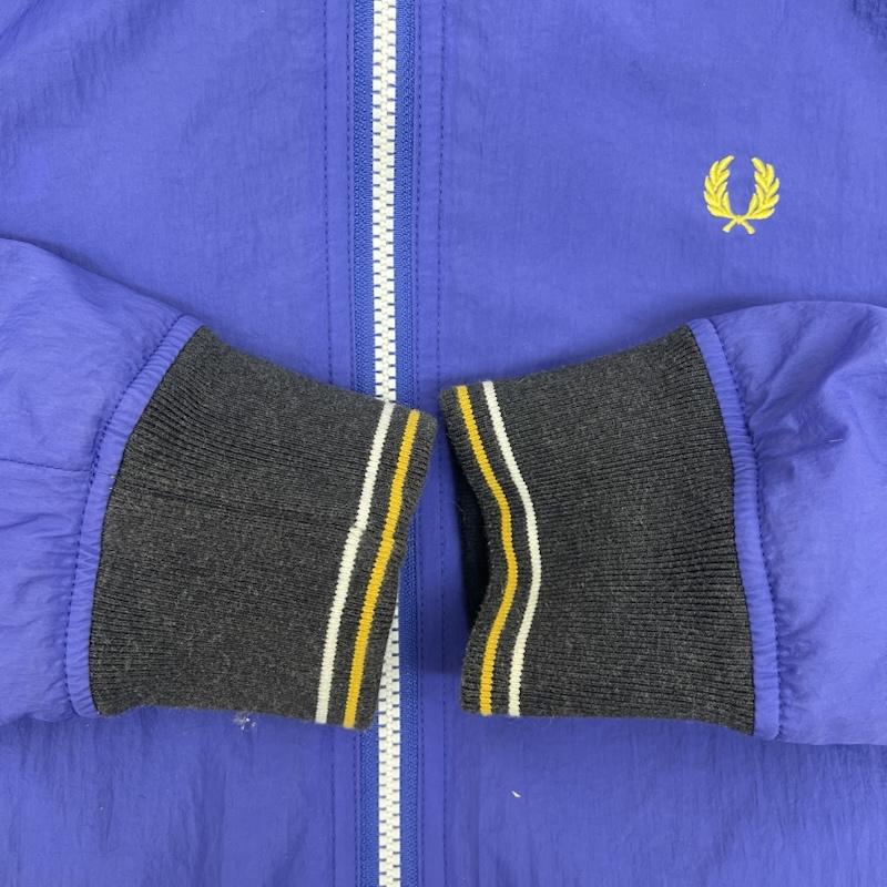フレッドペリー FRED PERRY ジャケット、上着 ジャンパー、ブルゾン リバーシブル パーカー ナイロン ロゴ 刺繍 ジャケット アイボリー / アイボリー / メンズ USED 古着 中古 50155374