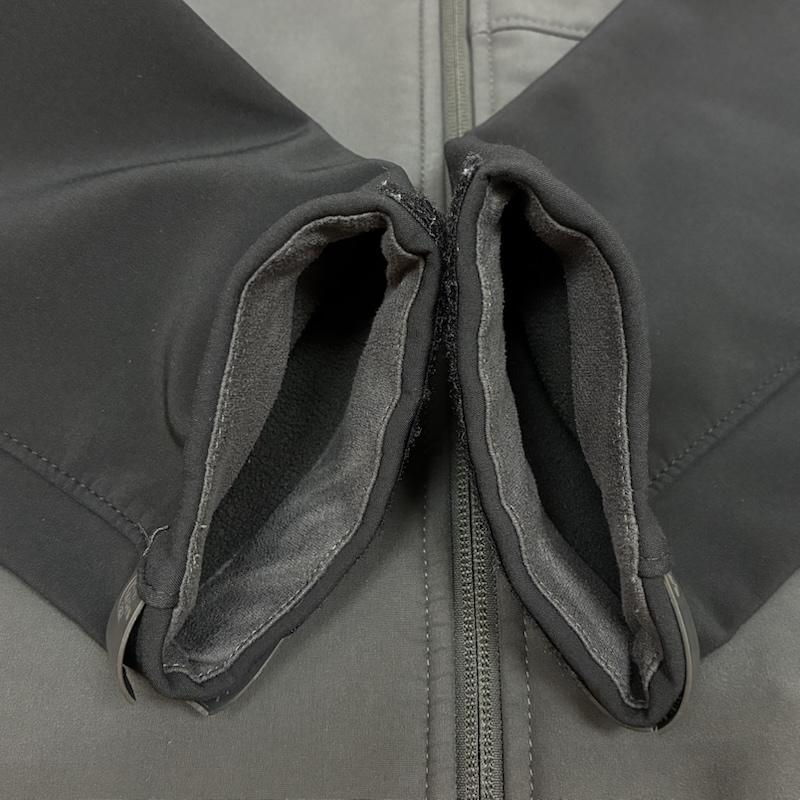 ザノースフェイス THE NORTH FACE ジャケット、上着 ジャンパー、ブルゾン 13ssストレッチ 裏フリース ジップアップ ジャケット NP01339 M ロゴ、文字 X 刺繍 黒 / ブラック / black X 灰 / グレー / gray メンズ USED 古着 中古 50155719