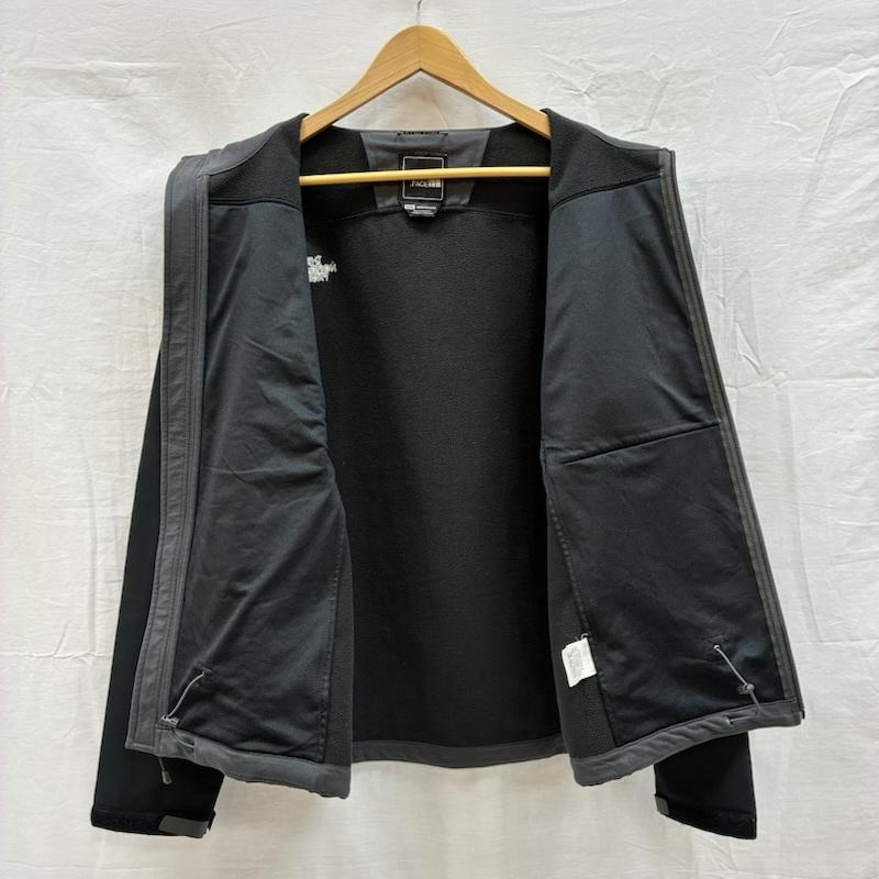ザノースフェイス THE NORTH FACE ジャケット、上着 ジャンパー、ブルゾン 13ssストレッチ 裏フリース ジップアップ ジャケット NP01339 M ロゴ、文字 X 刺繍 黒 / ブラック / black X 灰 / グレー / gray メンズ USED 古着 中古 50155719