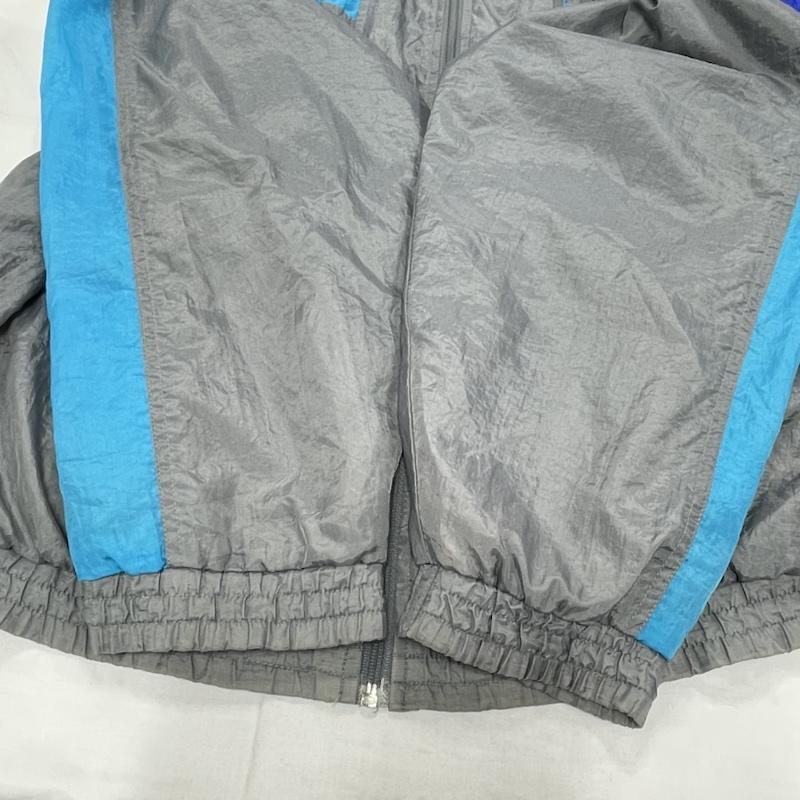 リーボック Reebok ジャケット、上着 ジャンパー、ブルゾン ナイロンジャケット ジップアップ フルジップ ヴィンテージ ロゴ 刺繍 - ロゴ、文字 X 刺繍 灰 / グレー / gray X 水色 / ライトブルー / X 青 / ブルー / blue X 白 / ホワイト / white メンズ USED 古着 中古 50155950