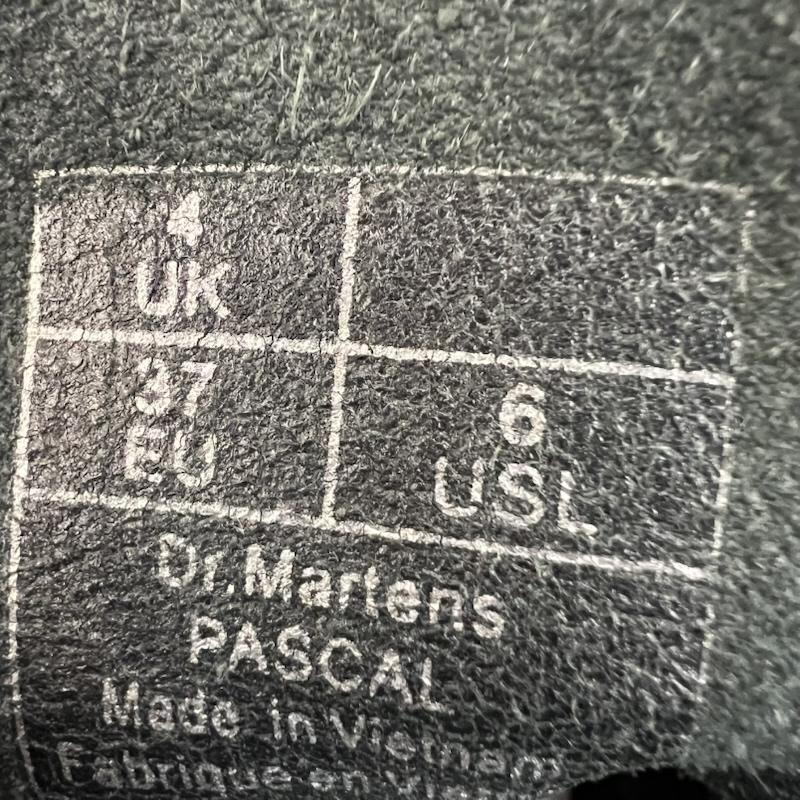 ドクターマーチン Dr.Martens ブーツ 一般 PASCAL 8ホール レザー レースアップブーツ UK：4 黒 / ブラック / black レディース USED 古着 中古 50156068