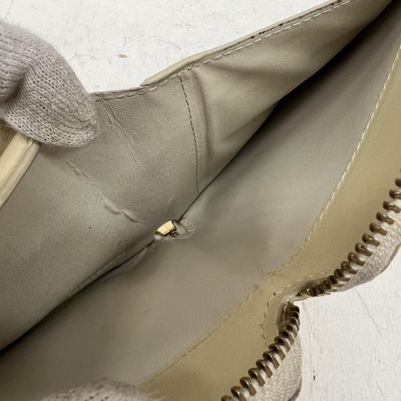 コムデギャルソン COMME des GARCONS 財布 二つ折り 二つ折り財布 小銭入れ付き SA2100 CLASSIC LEATHER - オフホワイト / オフホワイト / メンズ USED 古着 中古 50156091