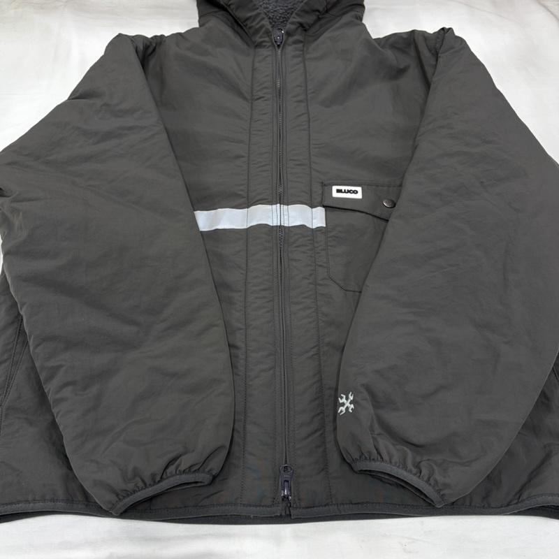 ブルコ BLUCO ジャケット、上着 ジャケット、ブレザー 25AW Hooded Reflector Jacket フーデッド リフレクター ジャケット ナイロン 裏ボア 157-31-047 ロゴ ダブルジップ L ワンポイント X ロゴ、文字 チャコールグレー / チャコールグレー / メンズ USED 古着 中古 50156238