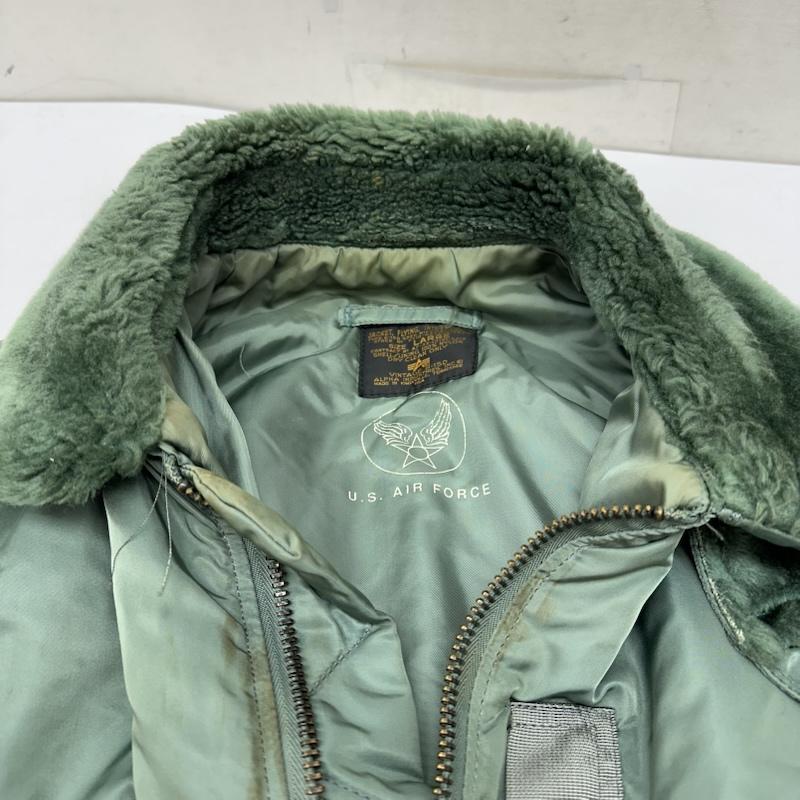 アルファ ALPHA ジャケット、上着 フライトジャケット U.S AIR FORCE B-15D フライト ジャケット L カーキオリーブ / カーキオリーブ / メンズ USED 古着 中古 50156275