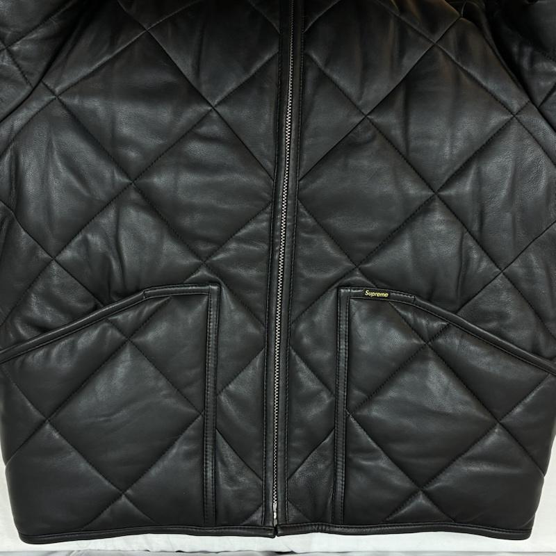 シュプリーム Supreme ジャケット、上着 レザージャケット 22AW Quilted Leather Work Jacket キルテッド レザー ワーク ジャケット M ワンポイント X ロゴ、文字 黒 / ブラック / black メンズ USED 古着 中古 50156351