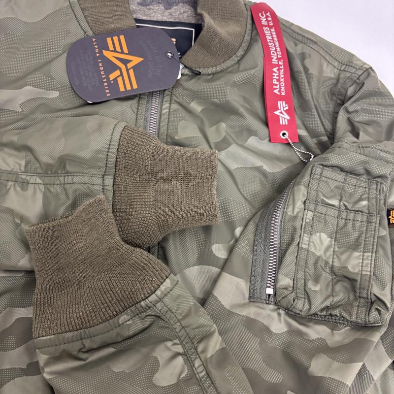 アルファ インダストリー Alpha Industries ジャケット、上着 フライトジャケット MA-1 フライトジャケット TA1032-103 モスグリーン M カモフラージュ柄・迷彩 オリーブグリーン / オリーブグリーン / メンズ USED 古着 中古 50156381