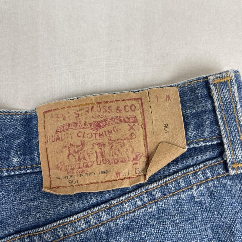リーバイス Levi s パンツ デニム、ジーンズ 901 ボタン裏 524 デニム ボタンフライ パンツ インディゴ / インディゴ / Indigo メンズ USED 古着 中古 50156403