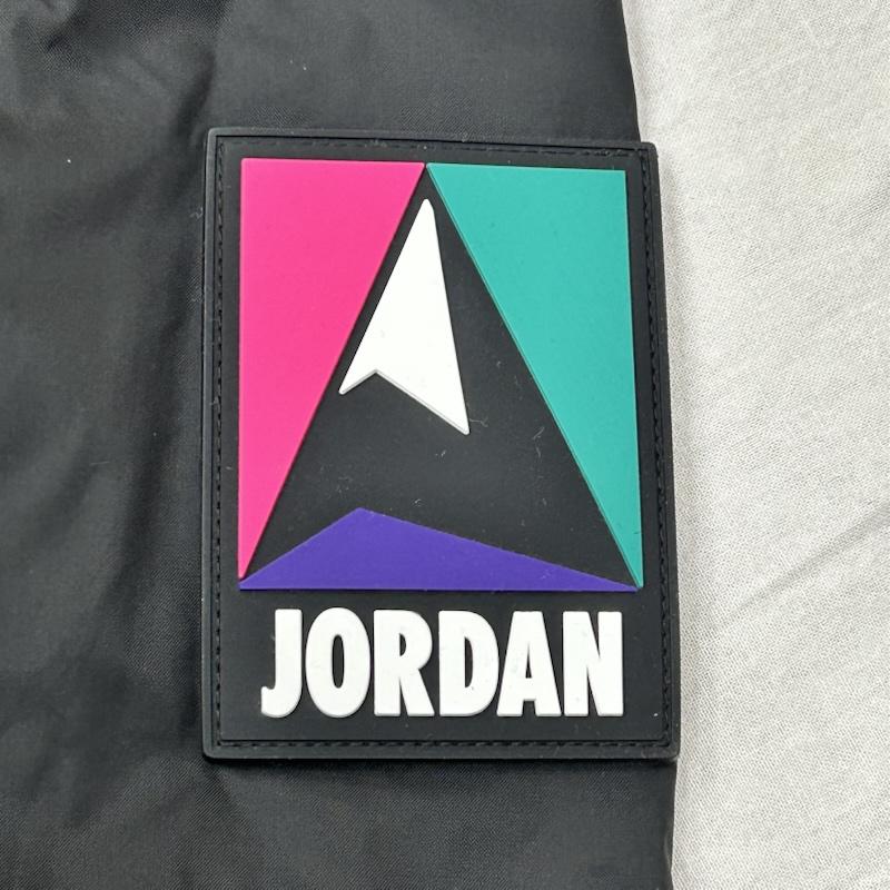エアジョーダン AIR JORDAN ジャケット、上着 ジャンパー、ブルゾン AS M J MOUNTAINSIDE JACKET ナイロンフリースブルゾン CT3380-010 - 無地 X ロゴ、文字 黒 / ブラック / black X 緑 / グリーン / green X 桃 / ピンク / pink メンズ USED 古着 中古 50156421