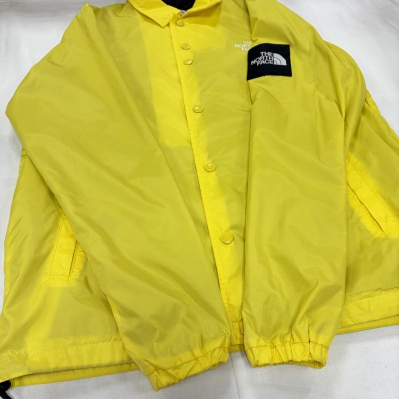 ザノースフェイス THE NORTH FACE ジャケット、上着 ジャンパー、ブルゾン NP22030 コーチジャケット ナイロン ブルゾン ロゴ パッチ ワッペン 刺繍 M ロゴ、文字 黄 / イエロー / yellow X 黒 / ブラック / black X 白 / ホワイト / white メンズ USED 古着 中古 50156552