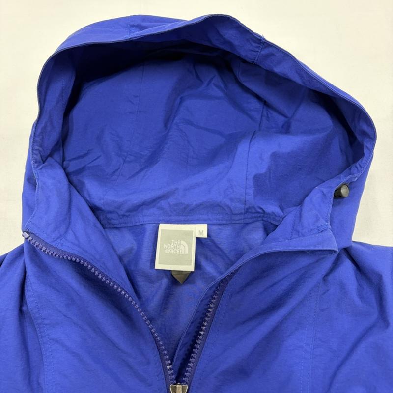 ザノースフェイス THE NORTH FACE ジャケット、上着 ジャンパー、ブルゾン コンパクトジャケット NPW71530 ナイロン マウンテンパーカー ロゴ 刺繍 フルジップ M ワンポイント X ロゴ、文字 X 刺繍 青 / ブルー / blue X 赤 / レッド / red レディース USED 古着 中古 50156557