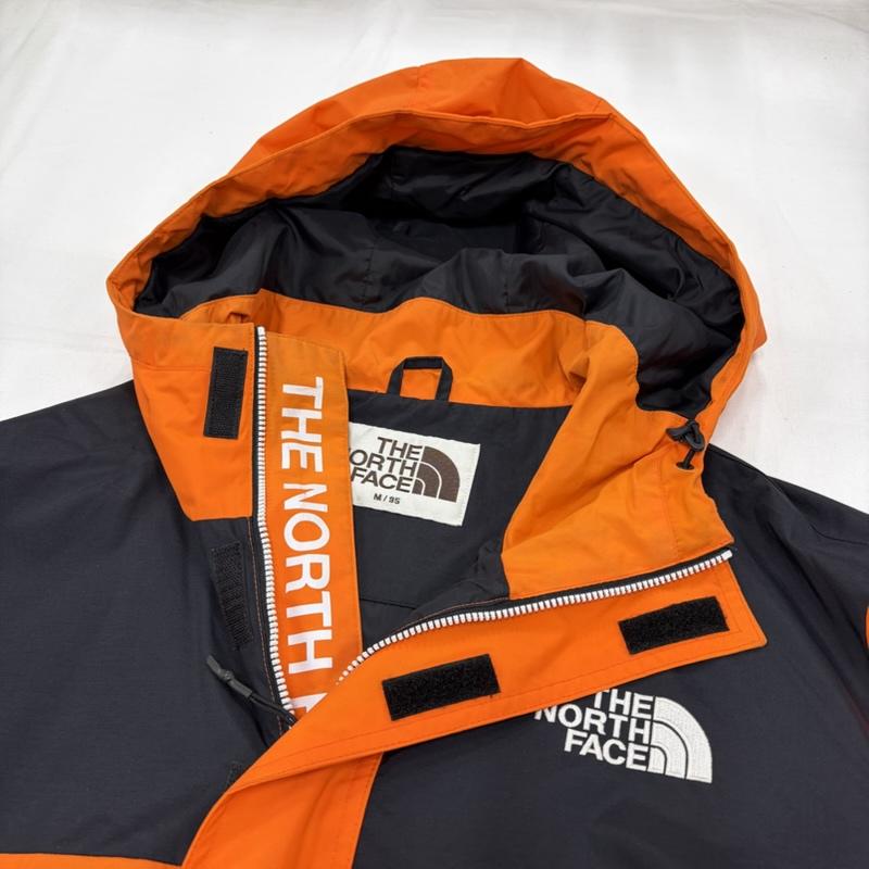 ザノースフェイス THE NORTH FACE ジャケット、上着 ジャンパー、ブルゾン アノラック ハーフジップ ナイロンジャケット マウンテン パーカー ロゴ 刺繍 フード M ロゴ、文字 X 刺繍 X プリント 橙 / オレンジ / orange X 黒 / ブラック / black X 白 / ホワイト / white メンズ USED 古着 中古 50156562
