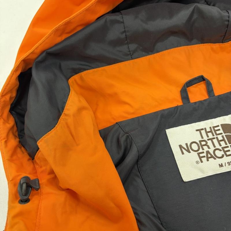ザノースフェイス THE NORTH FACE ジャケット、上着 ジャンパー、ブルゾン アノラック ハーフジップ ナイロンジャケット マウンテン パーカー ロゴ 刺繍 フード M ロゴ、文字 X 刺繍 X プリント 橙 / オレンジ / orange X 黒 / ブラック / black X 白 / ホワイト / white メンズ USED 古着 中古 50156562