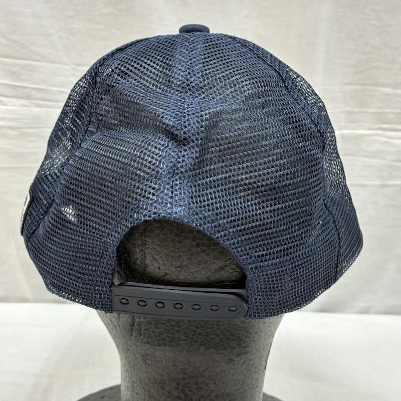 ヨシノリコタケ デザイン YOSHINORI KOTAKE DESIGN 帽子 キャップ 444 エンブレム 刺繍 ロゴ トラッカー メッシュ キャップ - ロゴ、文字 X 刺繍 紺 / ネイビー / navy メンズ USED 古着 中古 50156717
