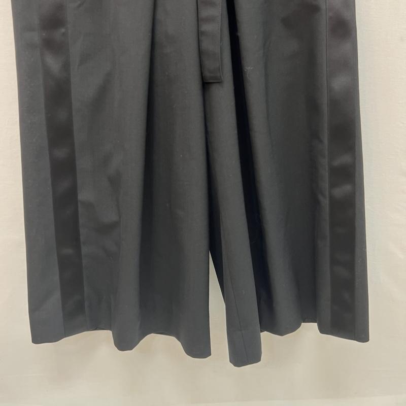 サカイ Sacai パンツ スラックス スーチング ワイド スラックス 22-06044 1 黒 / ブラック / black レディース USED 古着 中古 50156877