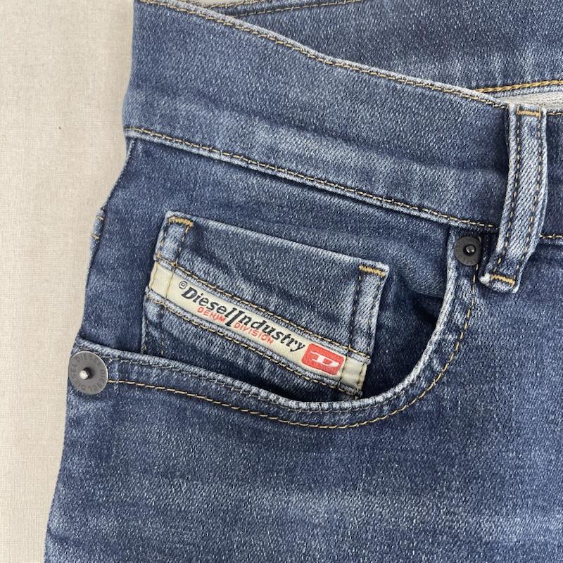 ディーゼル DIESEL パンツ デニム、ジーンズ D-STRUKT スリムフィット Diesel Industry ロゴ デニム パンツ 28インチ インディゴ / インディゴ / Indigo メンズ USED 古着 中古 50157184