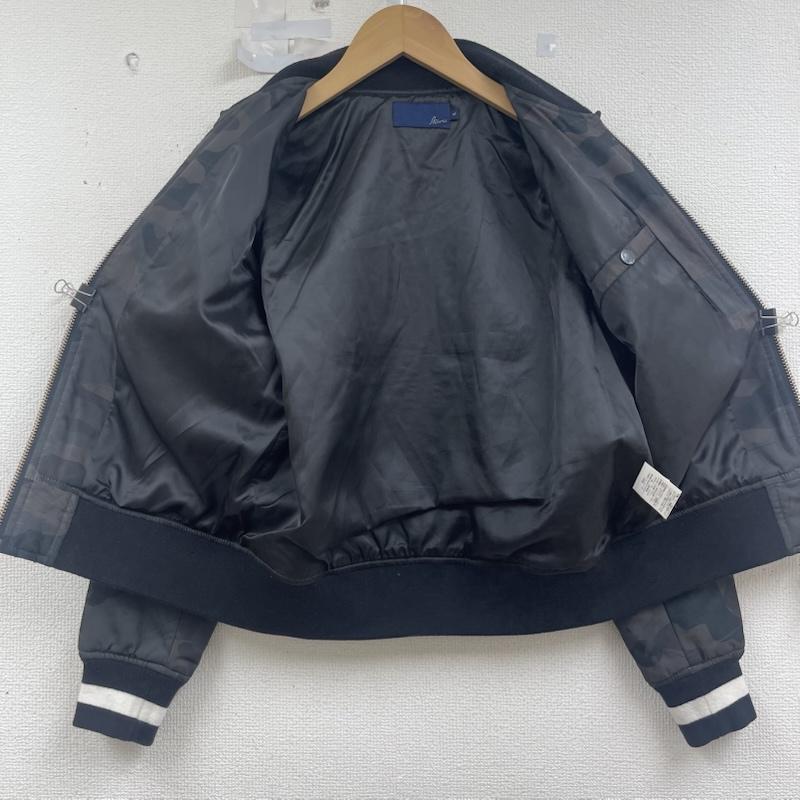 アヴィレックス AVIREX ジャケット、上着 ジャンパー、ブルゾン NYLON AWARD JACKET NYC カモフラ スタジャン S カーキ / カーキ / khaki レディース USED 古着 中古 50157191