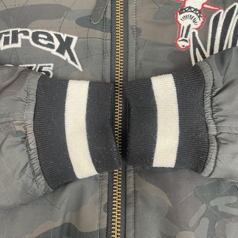 アヴィレックス AVIREX ジャケット、上着 ジャンパー、ブルゾン NYLON AWARD JACKET NYC カモフラ スタジャン S カーキ / カーキ / khaki レディース USED 古着 中古 50157191