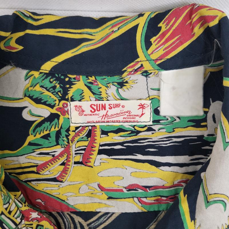 サンサーフ SUN SURF シャツ、ブラウス 半袖 アロハ ハワイアンシャツ 黒 レーヨン M相当 メンズ USED 古着 中古 50157217