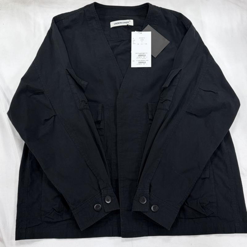 アンダーカバー UNDERCOVER ジャケット、上着 ジャケット、ブレザー 26SS UP1F4207-2 コットンワッシャーブルゾン CHAOS BALANCE グラフィック ロゴ 3 無地 X ワンポイント X ロゴ、文字 X プリント 黒 / ブラック / black X 白 / ホワイト / white メンズ USED 古着 中古 50157278