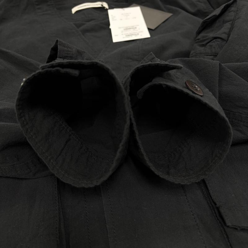 アンダーカバー UNDERCOVER ジャケット、上着 ジャケット、ブレザー 26SS UP1F4207-2 コットンワッシャーブルゾン CHAOS BALANCE グラフィック ロゴ 3 無地 X ワンポイント X ロゴ、文字 X プリント 黒 / ブラック / black X 白 / ホワイト / white メンズ USED 古着 中古 50157278