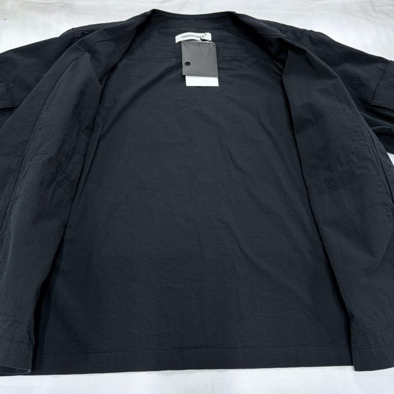 アンダーカバー UNDERCOVER ジャケット、上着 ジャケット、ブレザー 26SS UP1F4207-2 コットンワッシャーブルゾン CHAOS BALANCE グラフィック ロゴ 3 無地 X ワンポイント X ロゴ、文字 X プリント 黒 / ブラック / black X 白 / ホワイト / white メンズ USED 古着 中古 50157278
