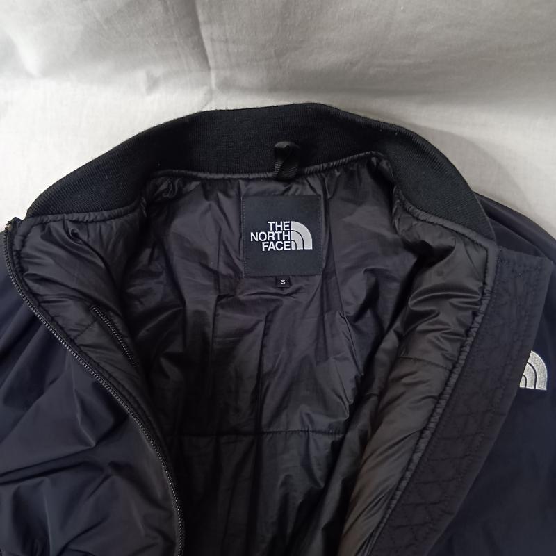 ザノースフェイス THE NORTH FACE ジャケット、上着 ジャンパー、ブルゾン NY82552 Insulation Bomber Jacket BLACK S S ロゴ、文字 黒 / ブラック / black X 白 / ホワイト / white メンズ USED 古着 中古 50157413