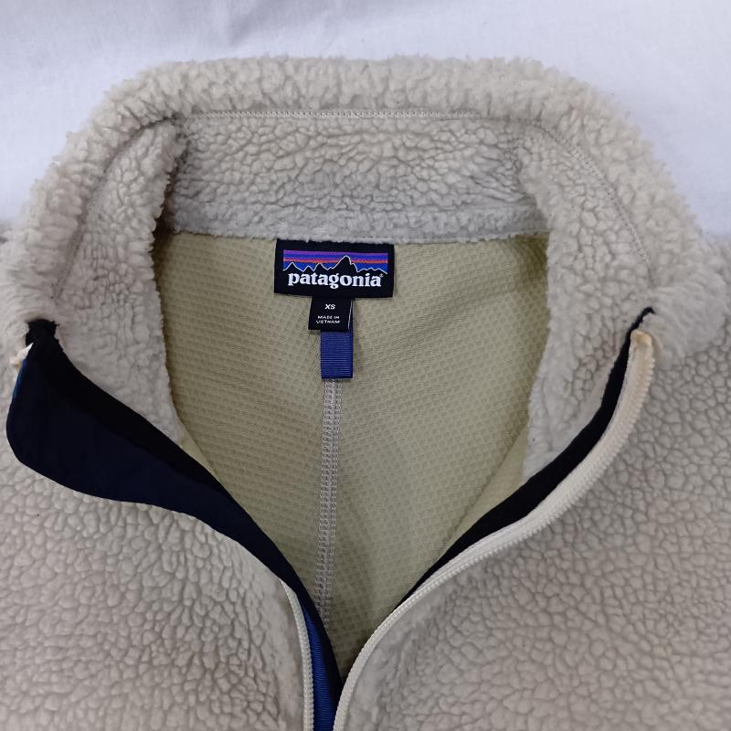 パタゴニア patagonia ジャケット、上着 ジャンパー、ブルゾン 23056 MEN’S CLASSIC RETRO-X JACKET natural XS XS ロゴ、文字 ナチュラル / ナチュラル / メンズ USED 古着 中古 50157415