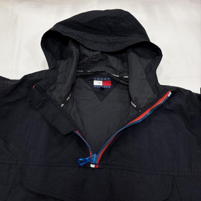 トミーヒルフィガー TOMMY HILFIGER パーカー 長袖 90’s ヴィンテージ ナイロン アノラック パーカー ハーフジップ ロゴ 刺繍 ワッペン フィリピン製 M ワンポイント X ロゴ、文字 黒 / ブラック / black X 赤 / レッド / red X 青 / ブルー / blue メンズ USED 古着 中古 50157441