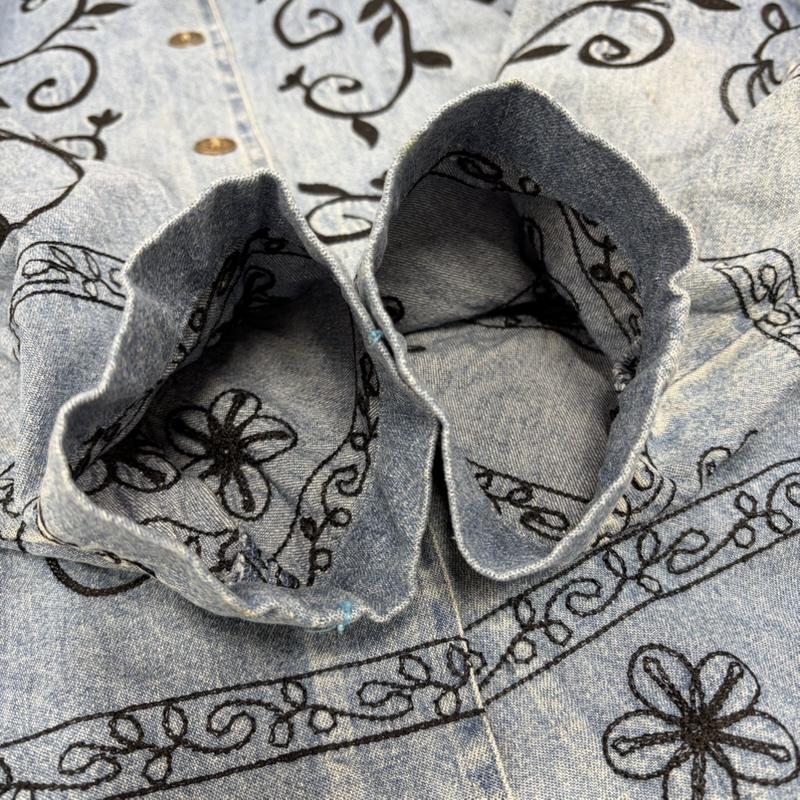 古着 USED ジャケット、上着 ジャケット、ブレザー DENIM&CO. デニムジャケット 総刺繍 フラワー 花 カバーオール ダンガリーシャツ XL 総柄 X 刺繍 青 / ブルー / blue X 黒 / ブラック / black レディース USED 古着 中古 50157474