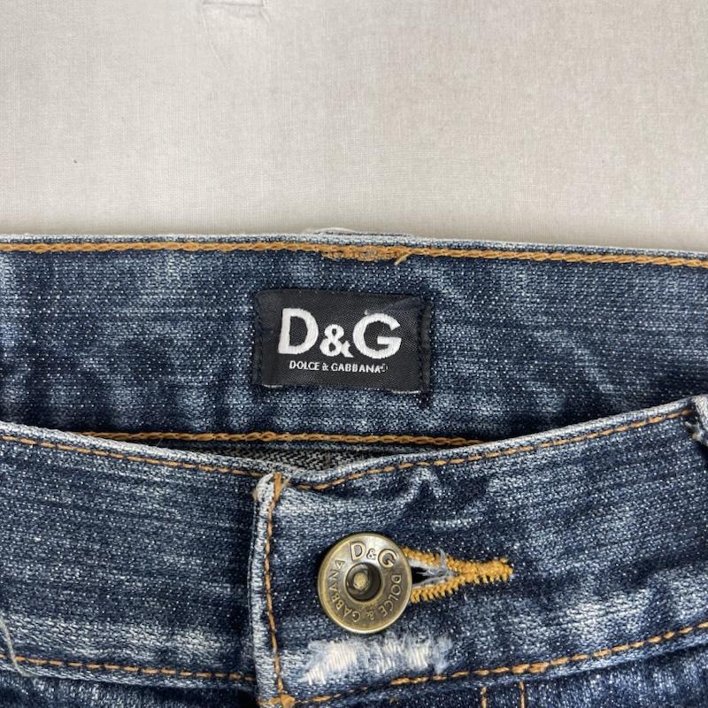 ドルチェアンドガッバーナ DOLCE&GABBANA パンツ デニム、ジーンズ トルコ製 D&G ロゴ パッチ ダメージ加工 デニム パンツ インディゴ / インディゴ / Indigo メンズ USED 古着 中古 50157613