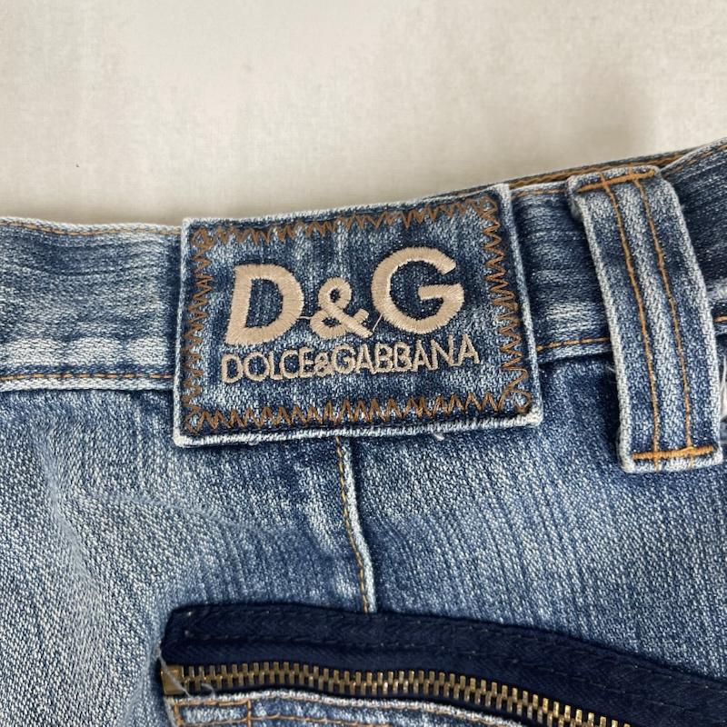 ドルチェアンドガッバーナ DOLCE&GABBANA パンツ デニム、ジーンズ トルコ製 D&G ロゴ パッチ ダメージ加工 デニム パンツ インディゴ / インディゴ / Indigo メンズ USED 古着 中古 50157613