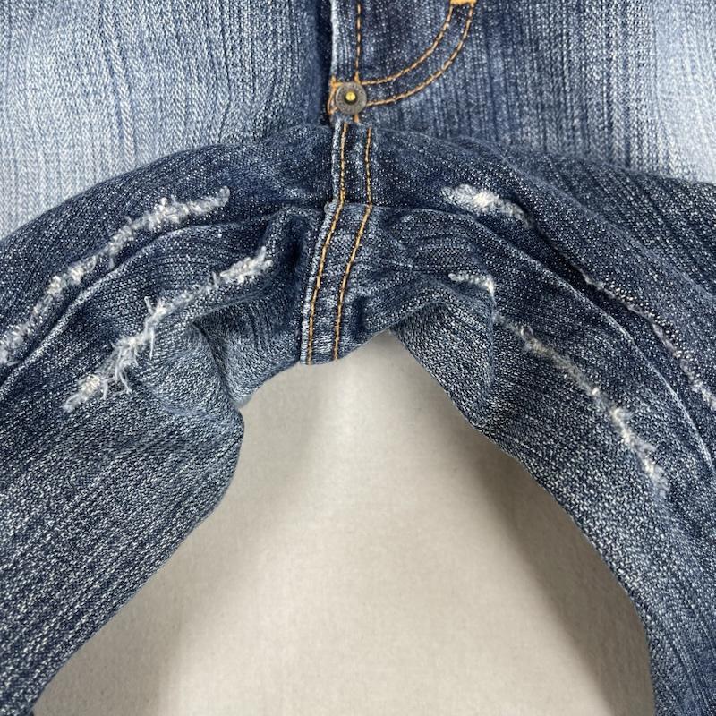ドルチェアンドガッバーナ DOLCE&GABBANA パンツ デニム、ジーンズ トルコ製 D&G ロゴ パッチ ダメージ加工 デニム パンツ インディゴ / インディゴ / Indigo メンズ USED 古着 中古 50157613