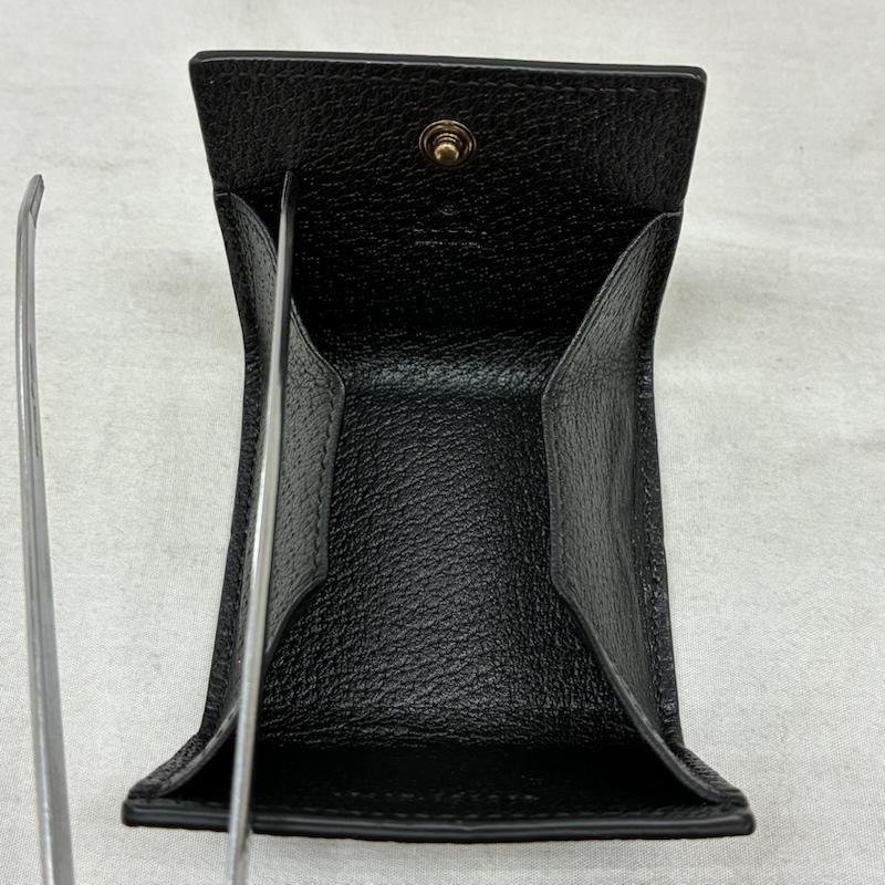 グッチ GUCCI 財布 コンパクト財布 GGマーモント レザー 三つ折り 小銭入れ コインケース ゴールドロゴ 473959 - ロゴ、文字 X ワンポイント 黒 / ブラック / black X 金 / ゴールド / gold color メンズ USED 古着 中古 50157636