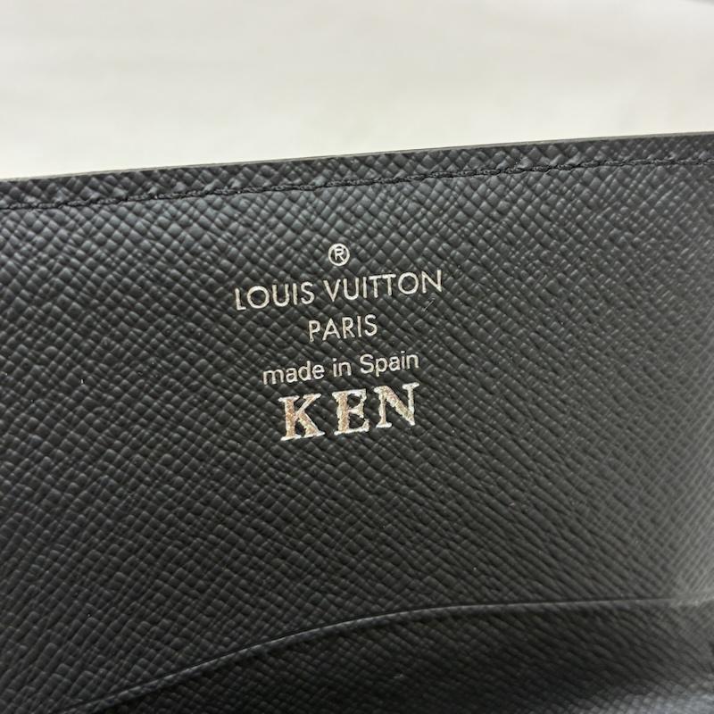 ルイヴィトン LOUIS VUITTON 財布 二つ折り M62292 アンヴェロップ カルト ドゥ ヴィジット 二つ折り カードケース 名刺入れ エピ ノワール - ロゴ、文字 黒 / ブラック / black メンズ USED 古着 中古 50157639