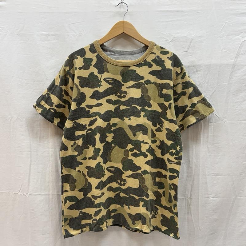 アベイシングエイプ A BATHING APE Tシャツ 半袖 KAWS カウズ コラボ ダブルフェイス リバーシブル カモフラ ロゴ 半袖 Tシャツ - メンズ USED 古着 中古 50157770
