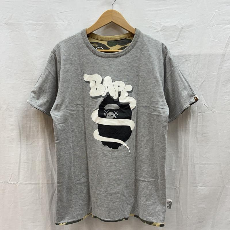 アベイシングエイプ A BATHING APE Tシャツ 半袖 KAWS カウズ コラボ ダブルフェイス リバーシブル カモフラ ロゴ 半袖 Tシャツ - メンズ USED 古着 中古 50157770