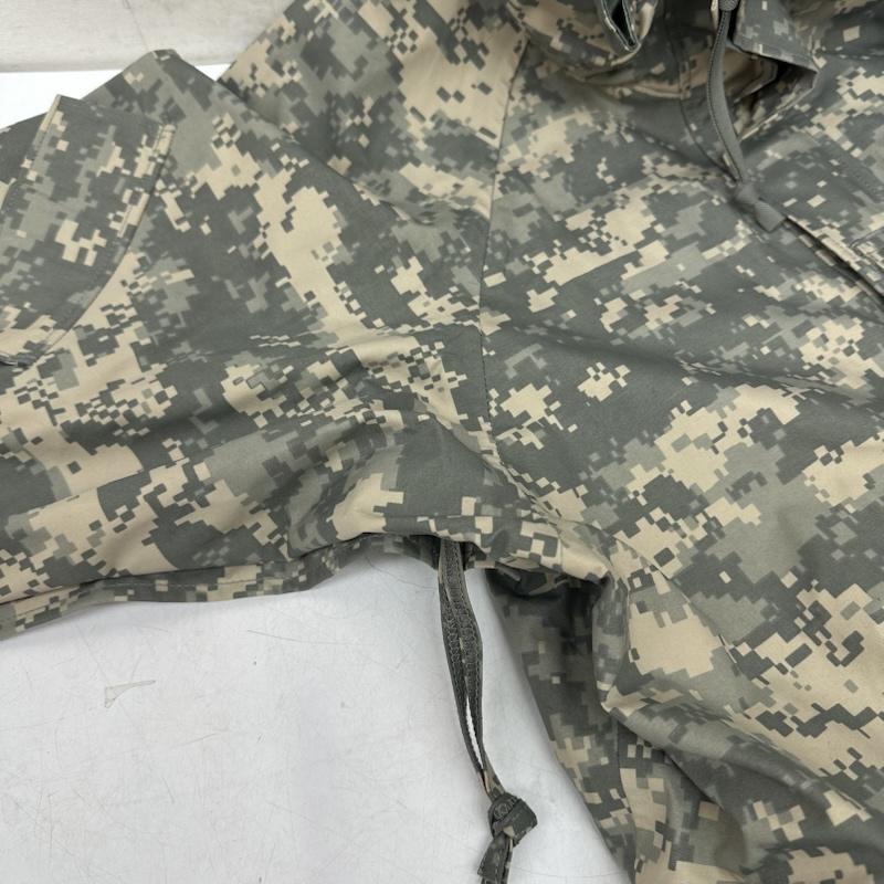 古着 USED ジャケット、上着 ジャンパー、ブルゾン US.ARMY ECWCS UNIVERSAL CAMO GORE-TEX デジタルカモ ミリタリージャケット M カーキ / カーキ / khaki メンズ USED 古着 中古 50157808