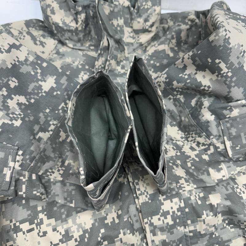 古着 USED ジャケット、上着 ジャンパー、ブルゾン US.ARMY ECWCS UNIVERSAL CAMO GORE-TEX デジタルカモ ミリタリージャケット M カーキ / カーキ / khaki メンズ USED 古着 中古 50157808
