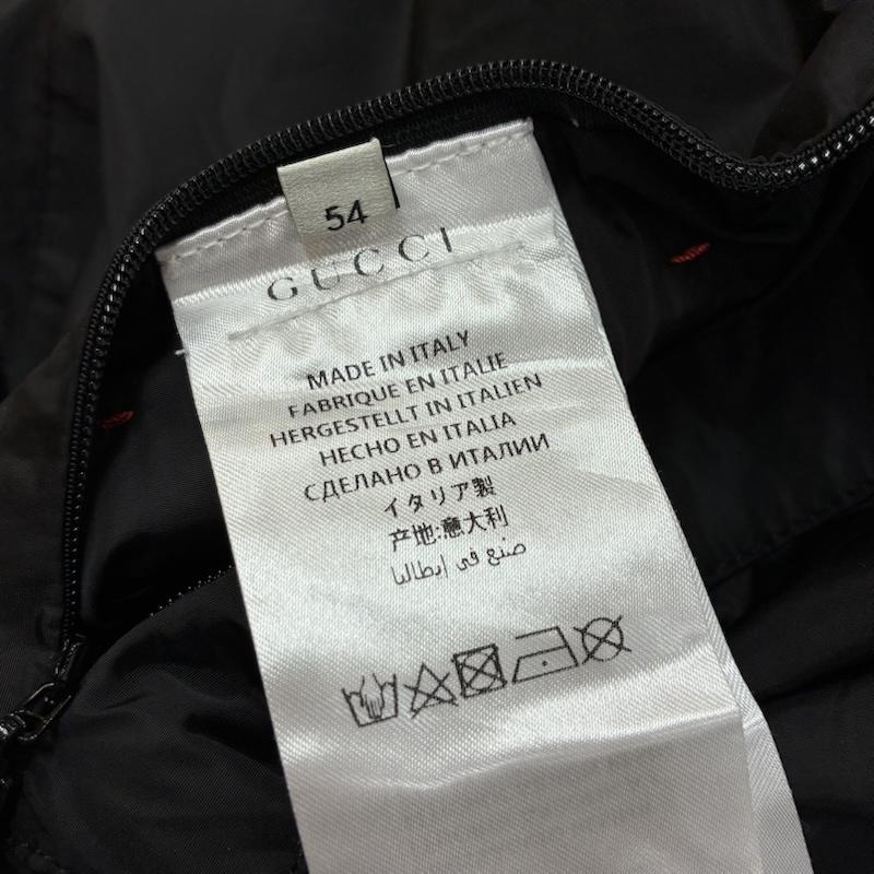 グッチ GUCCI ジャケット、上着 ジャンパー、ブルゾン 473302 Z719B オールド ロゴ バック プリント リブ カラー ジップアップ ナイロン ジャケット 54 - ロゴ、文字 X プリント 黒 / ブラック / black X 白 / ホワイト / white X 青 / ブルー / blue X 赤 / レッド / red メンズ USED 古着 中古 50157811