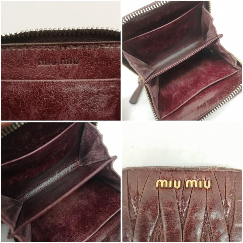 ミュウミュウ miu miu 財布 コンパクト財布 ナッパレザー マテラッセ モチーフ ジップ ミニ 財布 コインケース 小銭入れ - ボルドー / ボルドー / レディース USED 古着 中古 50158425