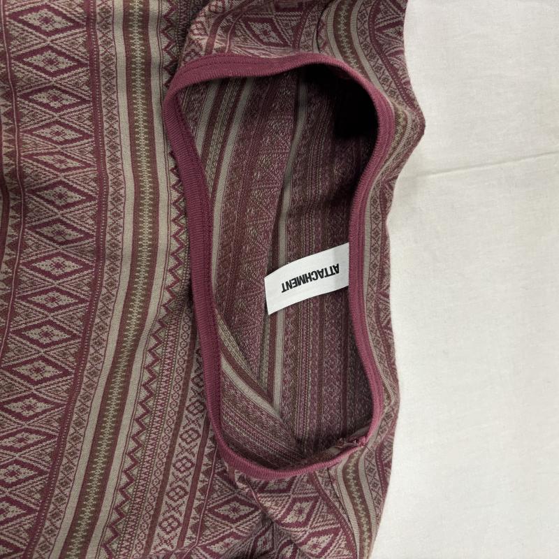 アタッチメント ATTACHMENT Tシャツ 長袖 AJ22-313 40/2天竺ジャガード クルーネック L/S burgundy - 総柄 えんじ / ワインレッド / dark red メンズ USED 古着 中古 50158739