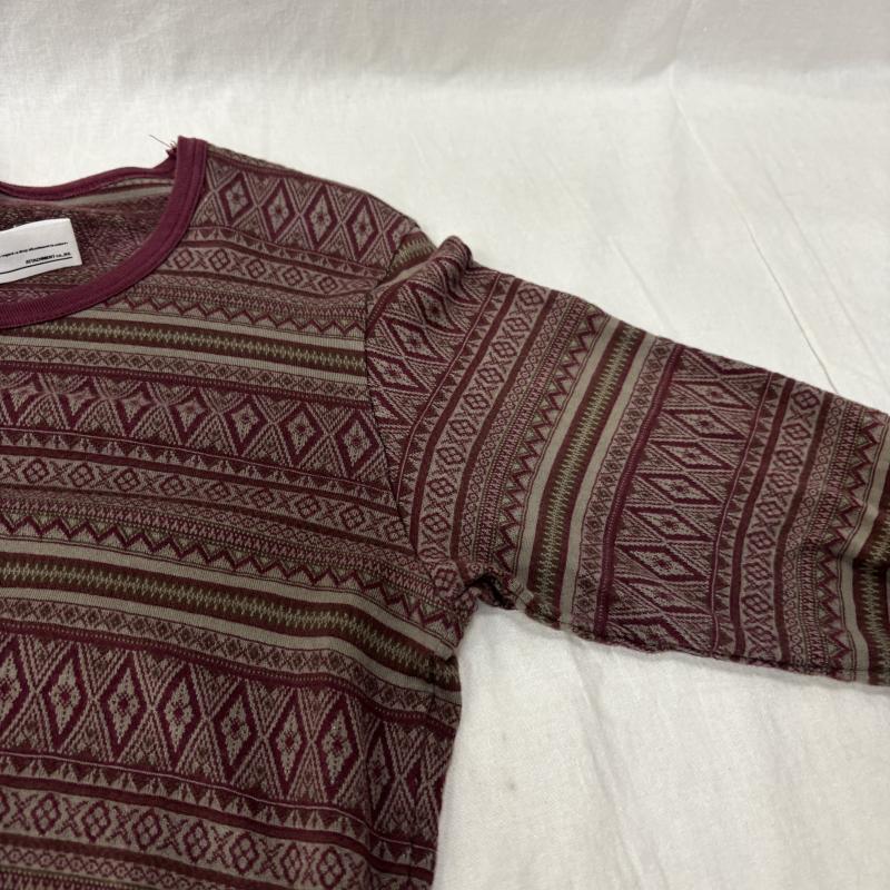 アタッチメント ATTACHMENT Tシャツ 長袖 AJ22-313 40/2天竺ジャガード クルーネック L/S burgundy - 総柄 えんじ / ワインレッド / dark red メンズ USED 古着 中古 50158739