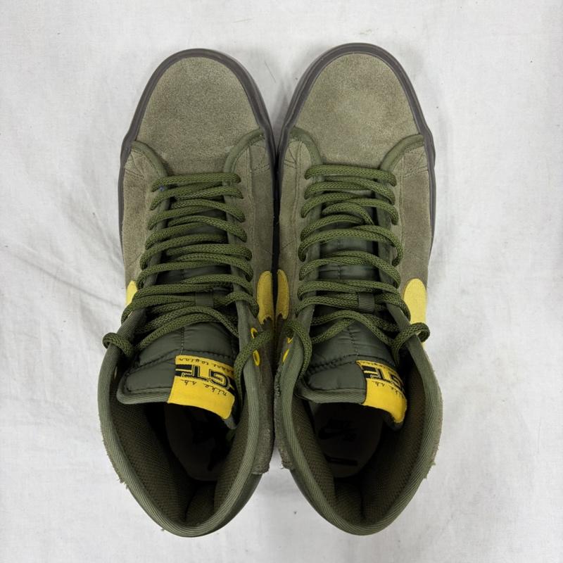 ナイキ NIKE スニーカー スニーカー ANTIHERO アンタイヒーロー SB ZOOM BLAZER MID QS HM5838-300 ハイカット スニーカー 28.5cm 28.5cm ロゴ、文字 X 刺繍 カーキ / カーキ / khaki X 黄 / イエロー / yellow メンズ USED 古着 中古 50158929