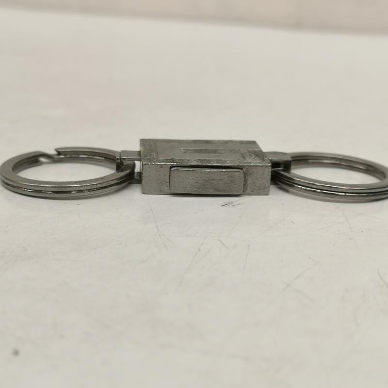 グッチ GUCCI キーチェーン、ウォレットチェーン キーチェーン、ウォレットチェーン ロゴ キーリング キーホルダー キーチャーム - 銀 / シルバー / silver color メンズ USED 古着 中古 50159031