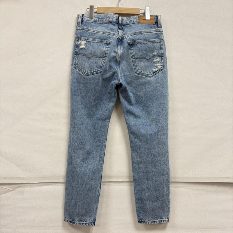 ディーゼル DIESEL パンツ デニム、ジーンズ ダメージ クラッシュ デニム ジーンズ ボタンフライ レザーパッチ ロゴ 30インチ ダメージ加工 メンズ USED 古着 中古 50159117