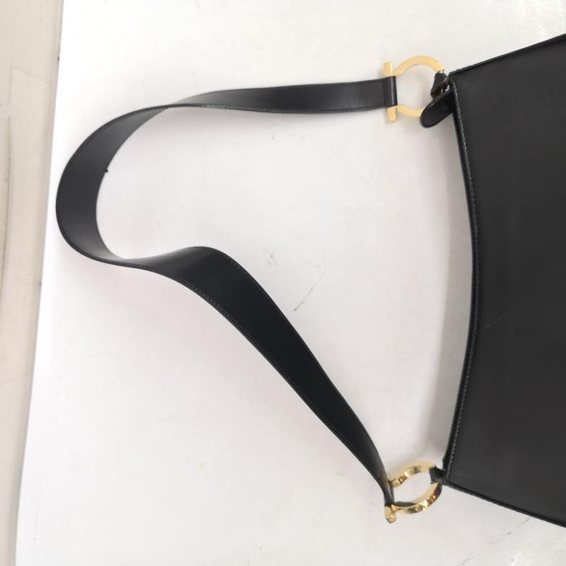 サルヴァトーレフェラガモ Salvatore Ferragamo ショルダーバッグ ショルダーバッグ AQ21-8162 レザー ショルダー バッグ 肩掛け ガンチーニ ゴールド金具 - 黒 / ブラック / black レディース USED 古着 中古 50159154