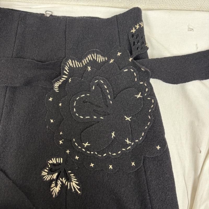 ケンゾー KENZO スカート ひざ丈スカート ウール 花柄 刺繍 スカート 38インチ 黒 / ブラック / black レディース USED 古着 中古 50159270
