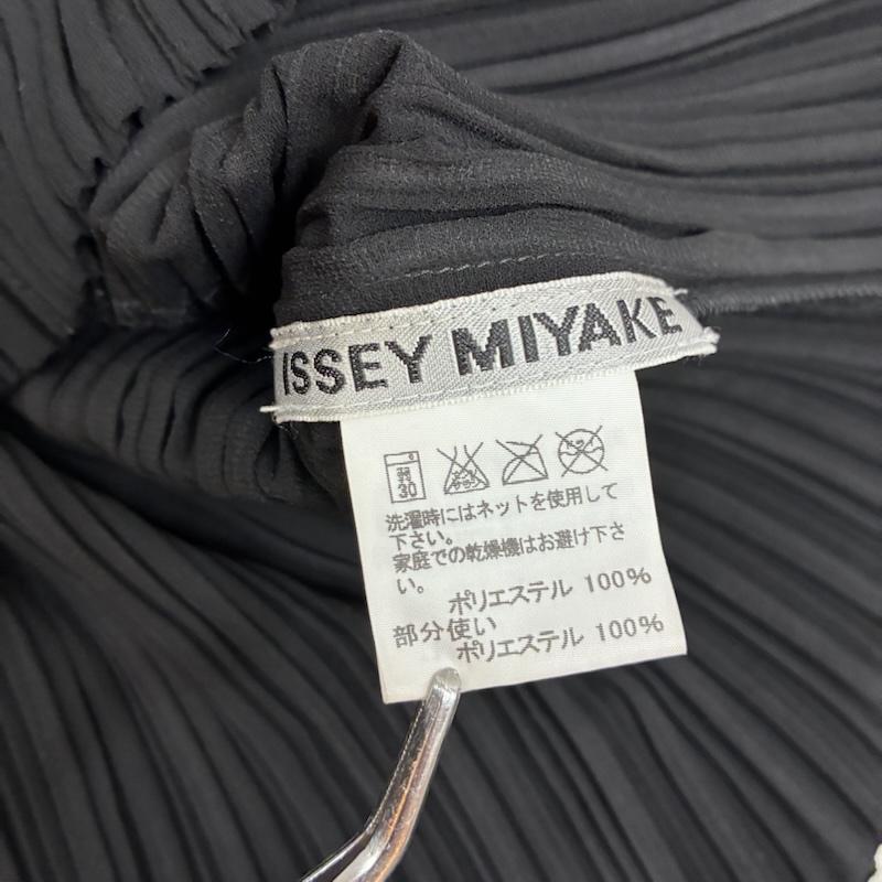 イッセイミヤケ ISSEY MIYAKE カーディガン 長袖 変形 ツートン プリーツ カーディガン IM21FD111 2 レディース USED 古着 中古 50159312