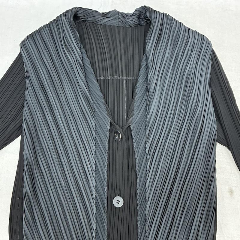 イッセイミヤケ ISSEY MIYAKE カーディガン 長袖 変形 ツートン プリーツ カーディガン IM21FD111 2 レディース USED 古着 中古 50159312