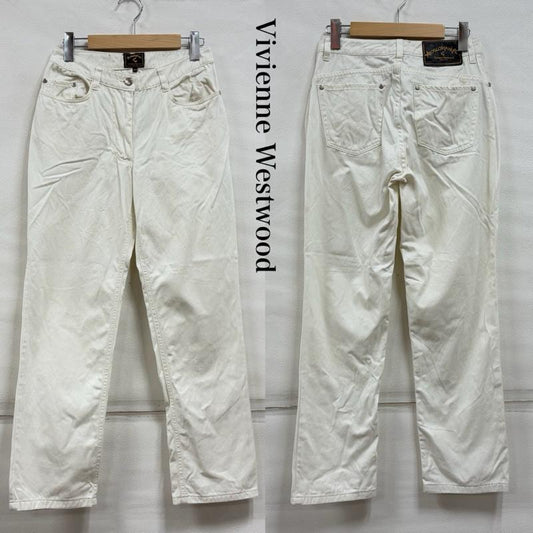 ヴィヴィアンウエストウッド Vivienne Westwood パンツ ワークパンツ、ペインターパンツ ANGLOMANIA アングロマニア ストレートパンツ レザー パッチ ロゴ イタリア製 ジッパーフライ LAMPOジップ 28インチ ロゴ、文字 X プリント 白 / ホワイト / white X 黒 / ブラック / black X 橙 / オレンジ / orange レディース USED 古着 中古 50159342